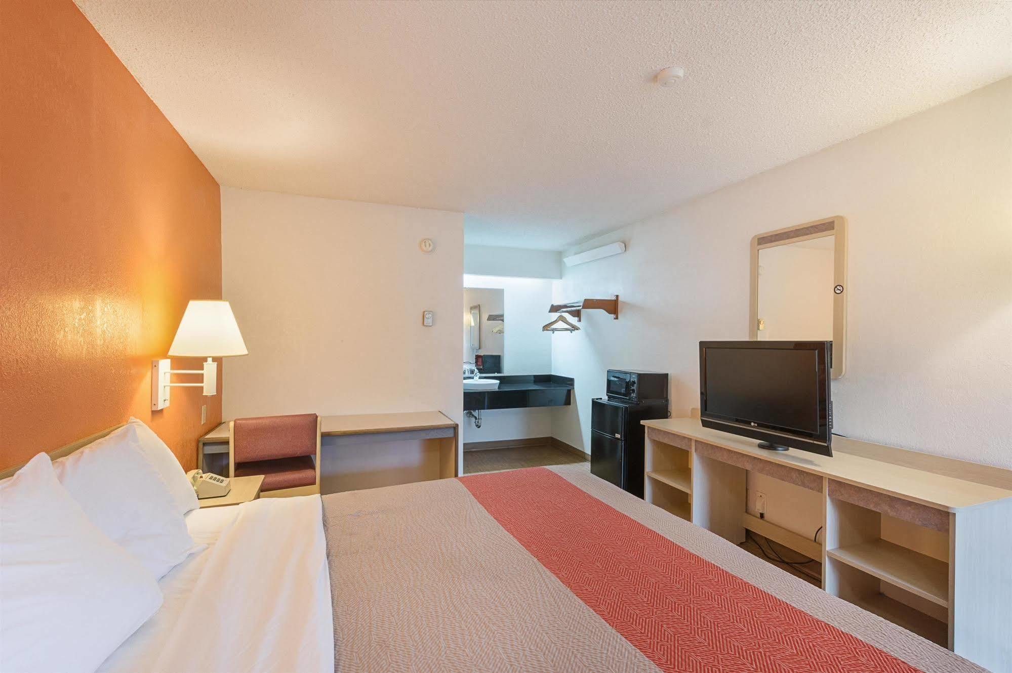 Motel 6-Charlotte, Nc - Coliseum Exterior photo